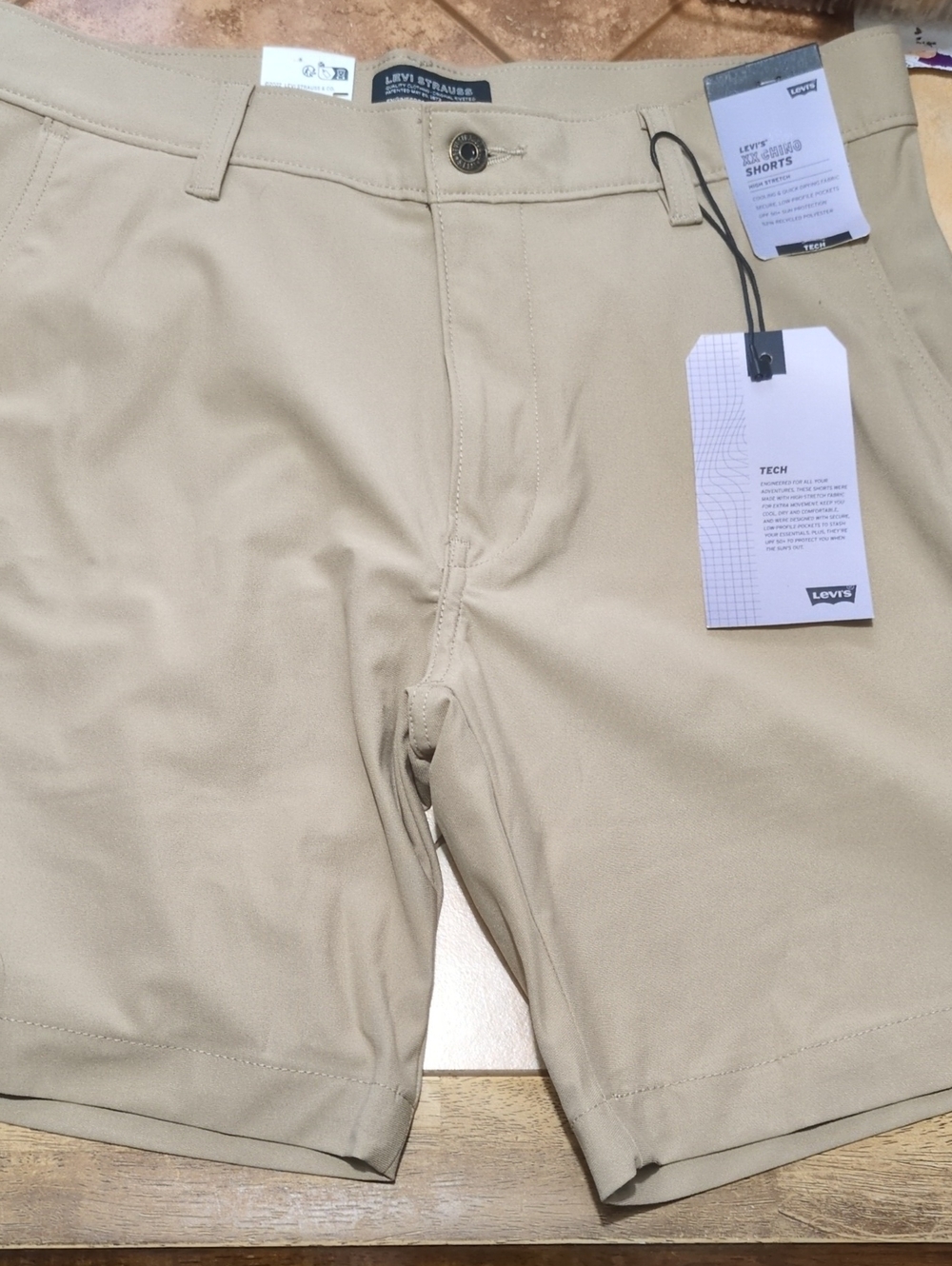 Levi's Men's Flat Front Shorts — Khaki/Tan